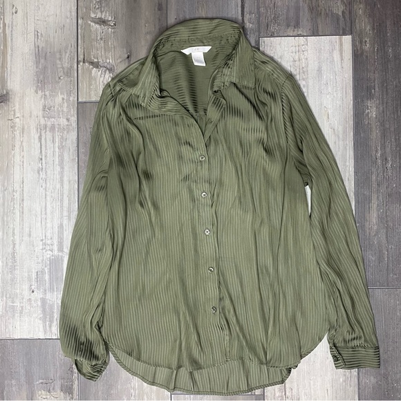 H&M Green Button Up Medium size 8 - Picture 1 of 3